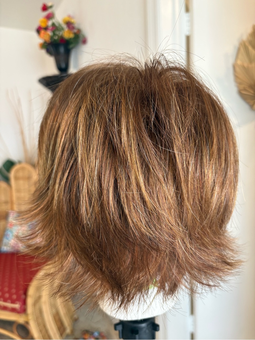 RAQUEL WELCH Auburn Synthetic Short Shag Basic Cap Wig! Like New! - Picture 2 of 14
